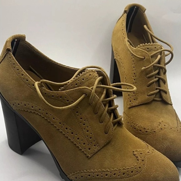 Tommy HilfigerBooties Womens Size 9 M Wingtip Style - Picture 6 of 10